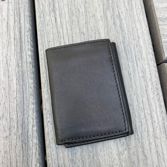 Brand new black leather wallet - Picture 2 of 4